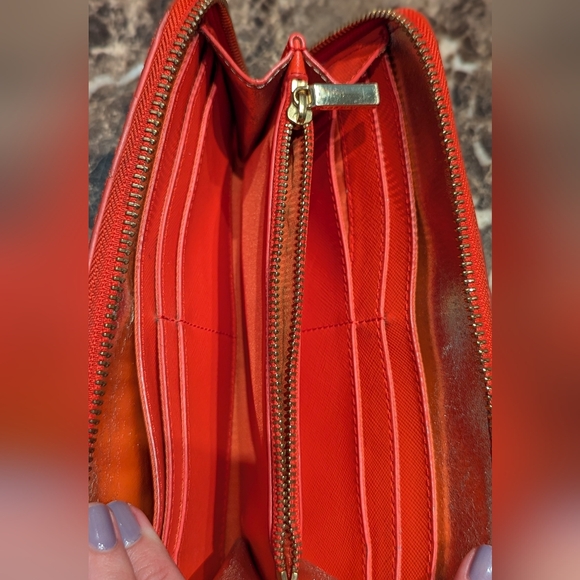 Tory Burch zip wallet - Picture 3 of 6